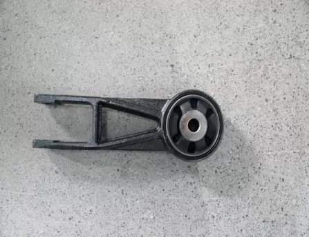 Engine Vibration Isolation Cushion Rear/Engine Mount Rubber Bushing Rear