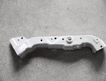 Headlight bracket left  D20